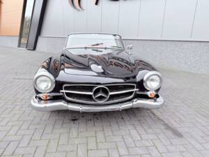 Image 4/43 of Mercedes-Benz 190 SL (1962)