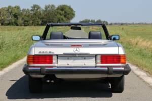 Image 40/50 de Mercedes-Benz 560 SL (1988)