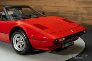 Bild 2/8 von Ferrari 308 GTSi (1981)