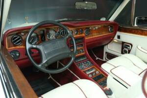Image 14/50 of Rolls-Royce Corniche III (1991)