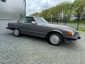 Image 7/36 of Mercedes-Benz 560 SL (1986)