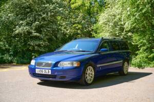 Image 23/50 of Volvo V 70 2.4 (2006)