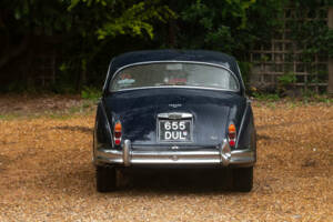Image 18/50 of Jaguar Mk II 3.8 (1962)
