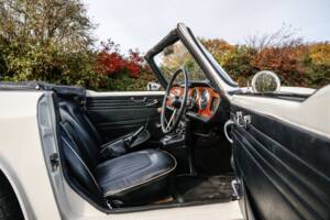 Image 29/42 of Triumph TR 4A (1966)