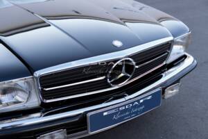 Image 15/37 of Mercedes-Benz 560 SL (1989)
