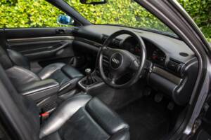 Image 2/50 de Audi RS4 Avant (2001)