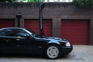 Image 60/100 of Mercedes-Benz SL 600 (1998)
