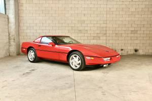 Bild 4/32 von Chevrolet Corvette Convertible (1988)