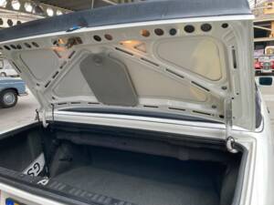 Bild 27/34 von BMW 325i Baur TC (1987)