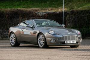Image 1/39 of Aston Martin V12 Vanquish (2003)