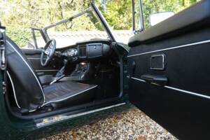 Image 30/50 of MG MGB (1974)