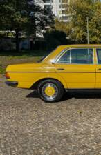 Image 25/139 of Mercedes-Benz 240 D (1978)