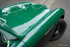 Image 30/59 of Austin-Healey 100&#x2F;6 (BN6) (1958)