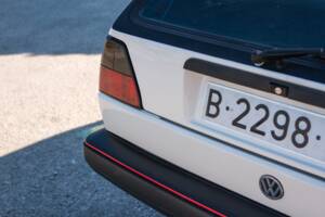Bild 24/58 von Volkswagen Golf II GTi 1.8 (1988)