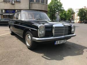 Image 3/8 de Mercedes-Benz 200 D (1970)
