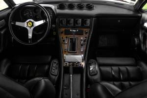 Image 3/32 of Ferrari 400 GT (1977)