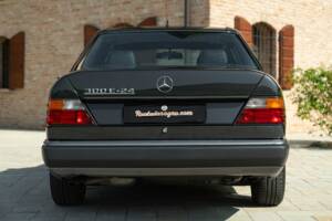 Bild 8/50 von Mercedes-Benz 300 E-24 (1989)