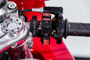 Image 29/46 of Ducati DUMMY (2002)