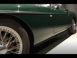 Image 13/40 of MG MGB (1974)