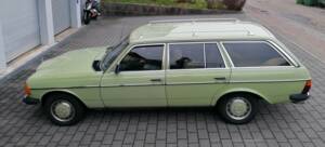 Image 1/22 de Mercedes-Benz 300 TD (1979)