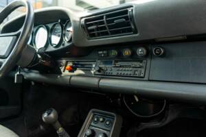Imagen 24/33 de Porsche 911 Turbo 3.3 (1989)