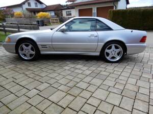 Image 14/25 of Mercedes-Benz SL 500 (2000)