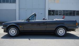 Image 4/19 de BMW 320i (1989)