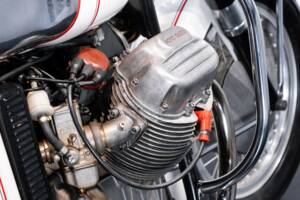 Immagine 18/30 di Moto Guzzi V 7 (1967)