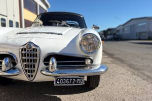 Image 16/23 of Alfa Romeo Giulia 1600 Spider (1963)