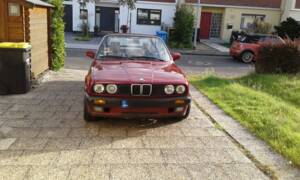 Image 7/7 of BMW 318i Touring (1992)