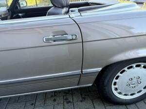 Image 6/50 of Mercedes-Benz 560 SL (1987)