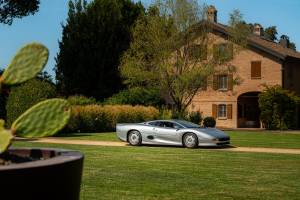 Image 11/50 of Jaguar XJ 220 (1993)