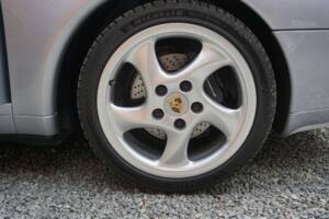 Image 17/20 of Porsche 911 Carrera (1996)