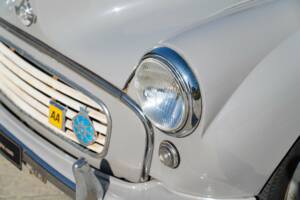 Image 21/50 of Morris Minor 1000 (1958)