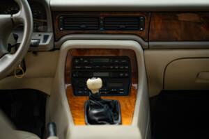 Image 41/50 of Jaguar XJ6 3.2 (1995)