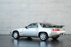 Image 14/50 of Porsche 928 GT (1989)