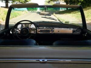 Afbeelding 10/30 van Mercedes-Benz 230 SL (1966)