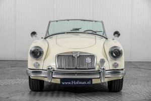 Image 16/50 of MG MGA 1500 (1958)
