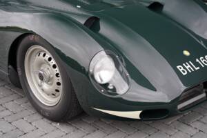 Image 23/50 of Lister Knobbly (1959)