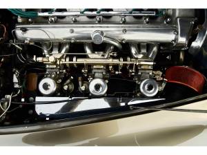 Image 25/44 of Aston Martin DB 5 (1964)