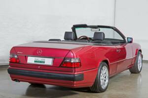 Bild 17/31 von Mercedes-Benz E 320 (1993)