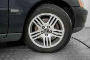 Bild 42/48 von Volvo V 70 2.4 (2006)