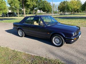 Image 6/23 of BMW 320i (1989)
