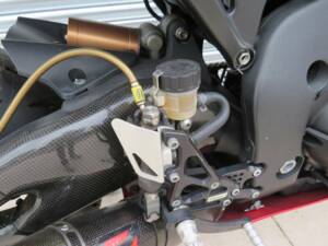 Afbeelding 25/47 van Honda CBR 1000 RR Fireblade (2010)