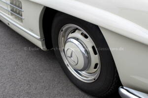 Image 12/38 de Mercedes-Benz 300 SL Roadster (1961)