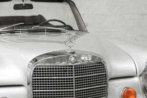 Image 18/48 of Mercedes-Benz 280 SE (1969)