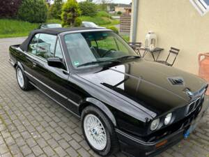 Image 34/40 of BMW 320i (1992)