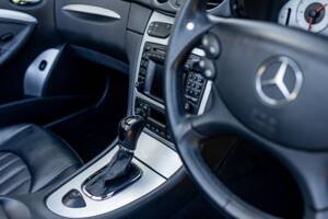 Image 45/50 of Mercedes-Benz CLK 55 AMG (2003)