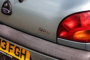 Image 8/27 of Ford Fiesta 1.25i (2000)