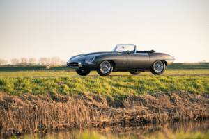 Image 44/50 of Jaguar E-Type 3.8 Flat Floor (1961)